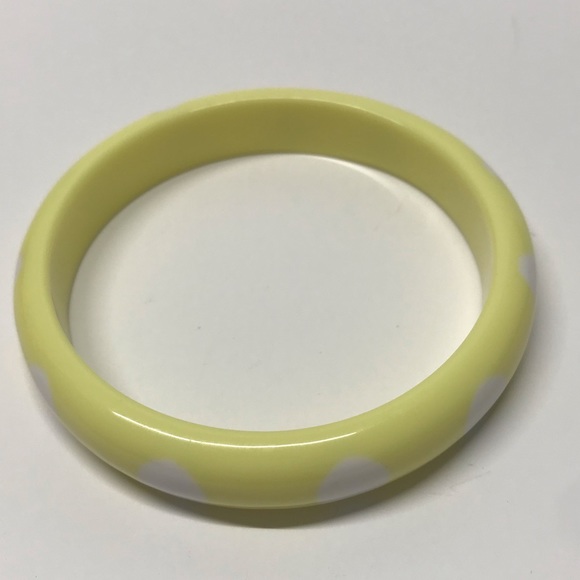 Retro Vintage Inspired Yellow White Polka Dot Fakelite Bangle Bracelet Funky Fun - Picture 2 of 4